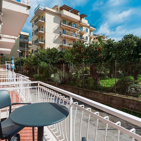 Appartamento Orange Street Studio Sorrento Esterno foto