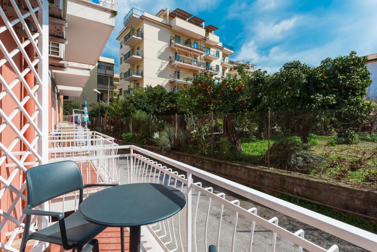 Appartamento Orange Street Studio Sorrento Esterno foto